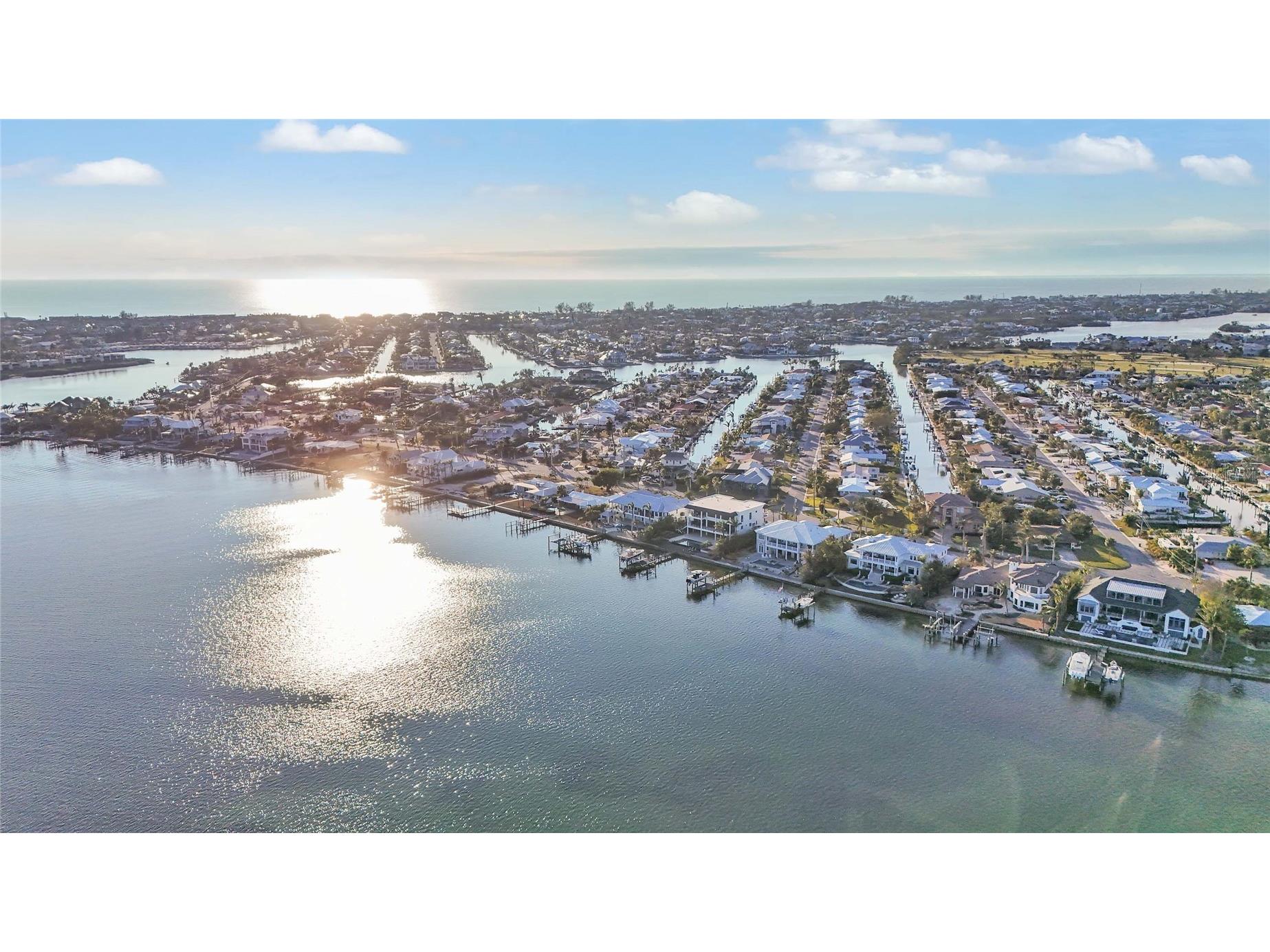 635 Key Royale Drive Holmes Beach FL 34217 - TAMPA BAY/ANNA MARIA SOUND A4687421 image12