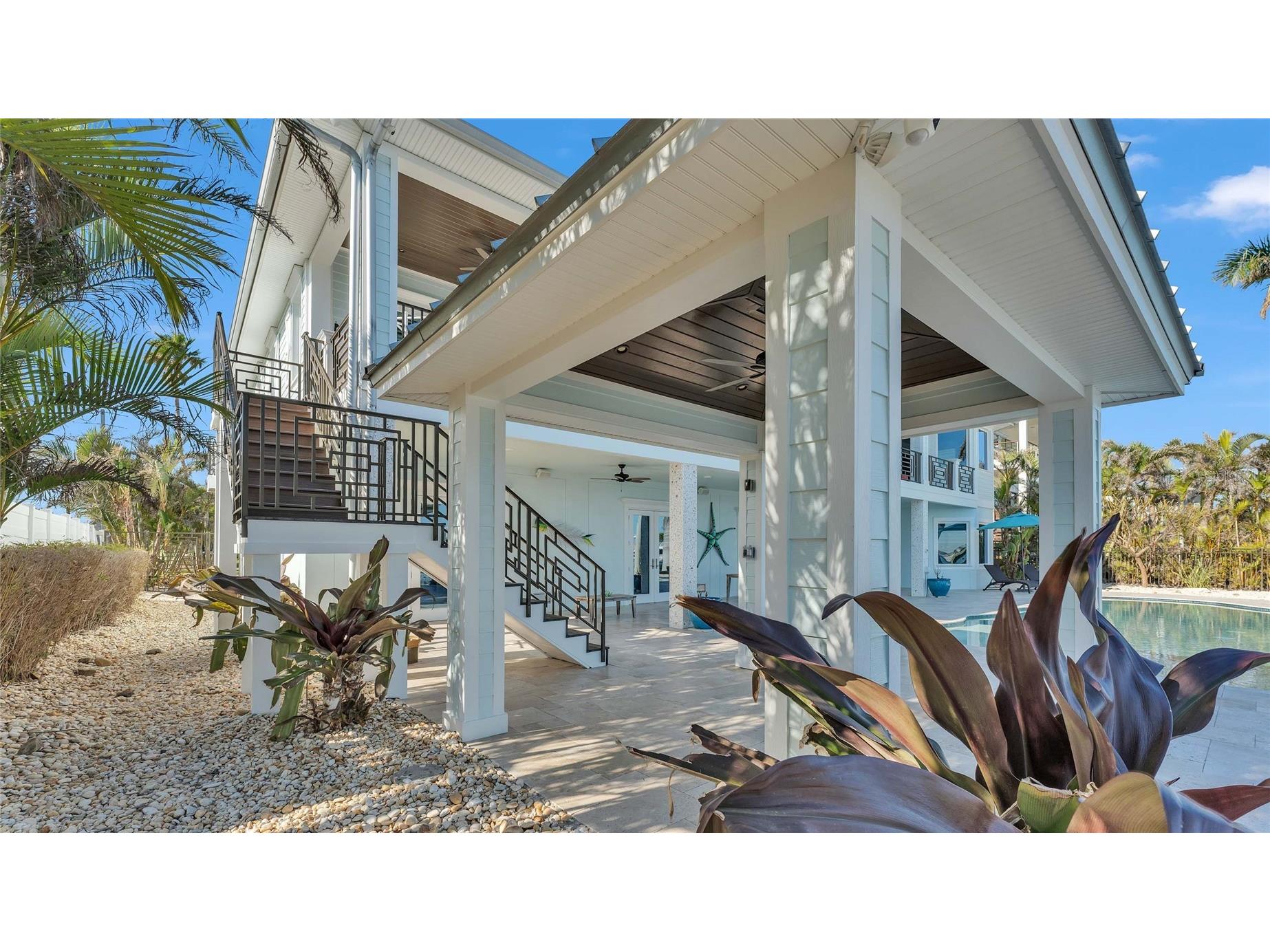 635 Key Royale Drive Holmes Beach FL 34217 - TAMPA BAY/ANNA MARIA SOUND A4687421 image23