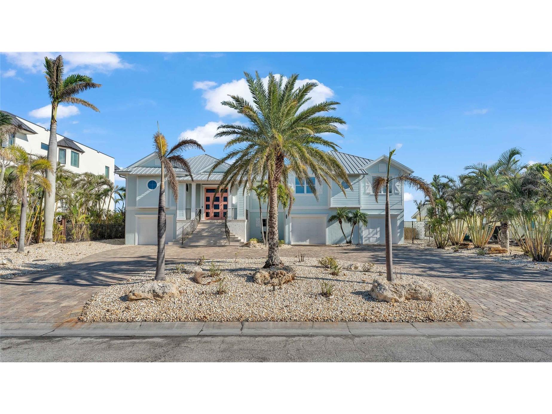 635 Key Royale Drive Holmes Beach FL 34217 - TAMPA BAY/ANNA MARIA SOUND A4687421 image3