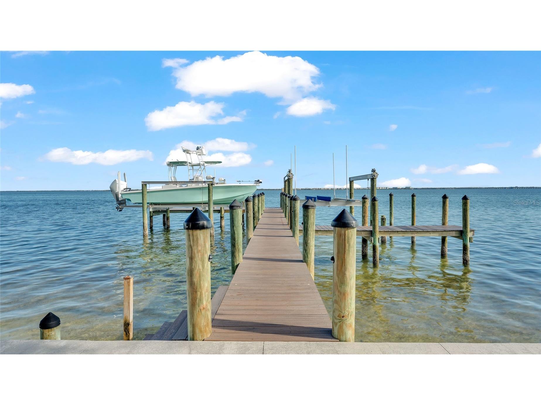 635 Key Royale Drive Holmes Beach FL 34217 - TAMPA BAY/ANNA MARIA SOUND A4687421 image30