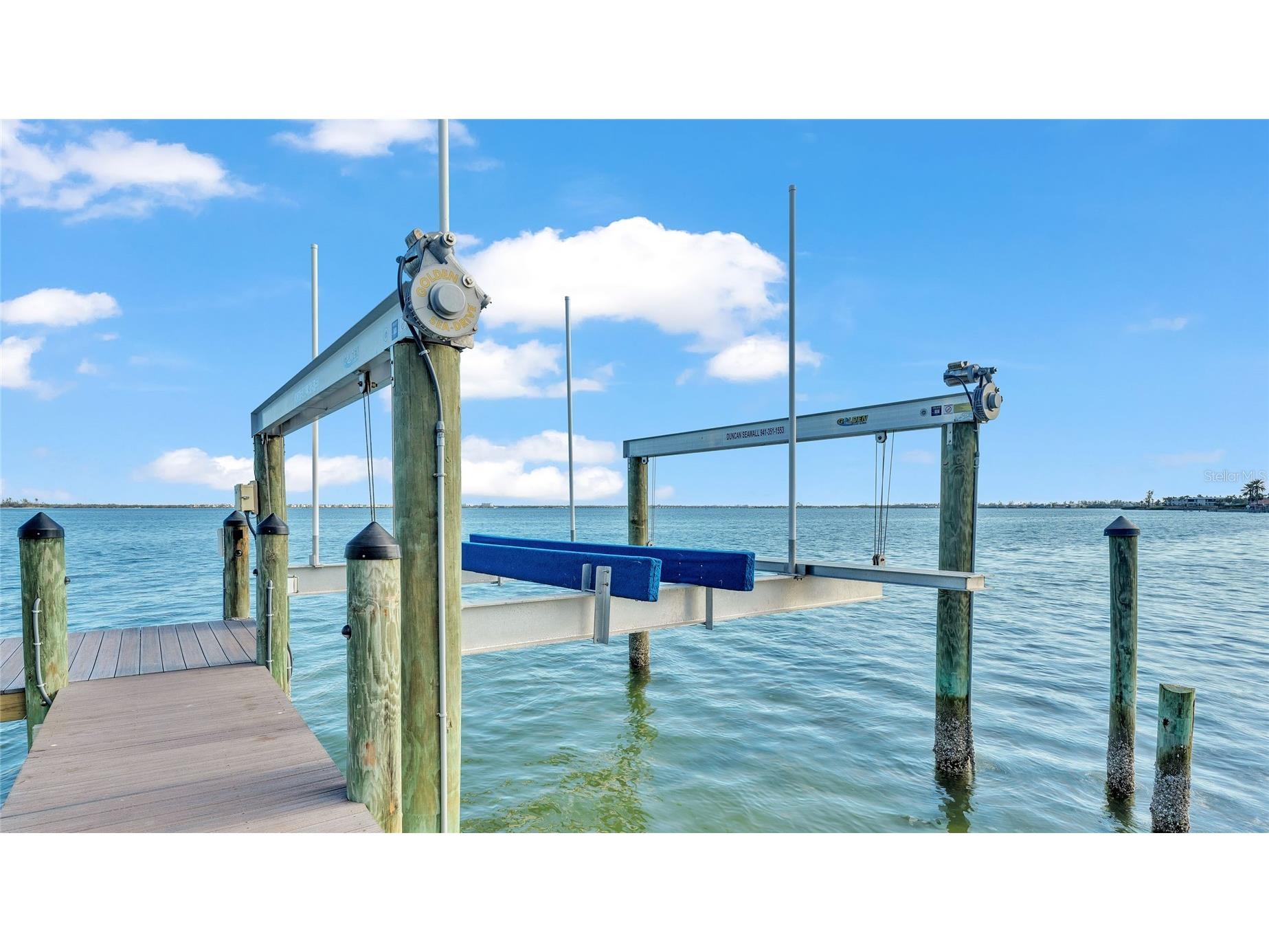 635 Key Royale Drive Holmes Beach FL 34217 - TAMPA BAY/ANNA MARIA SOUND A4687421 image32