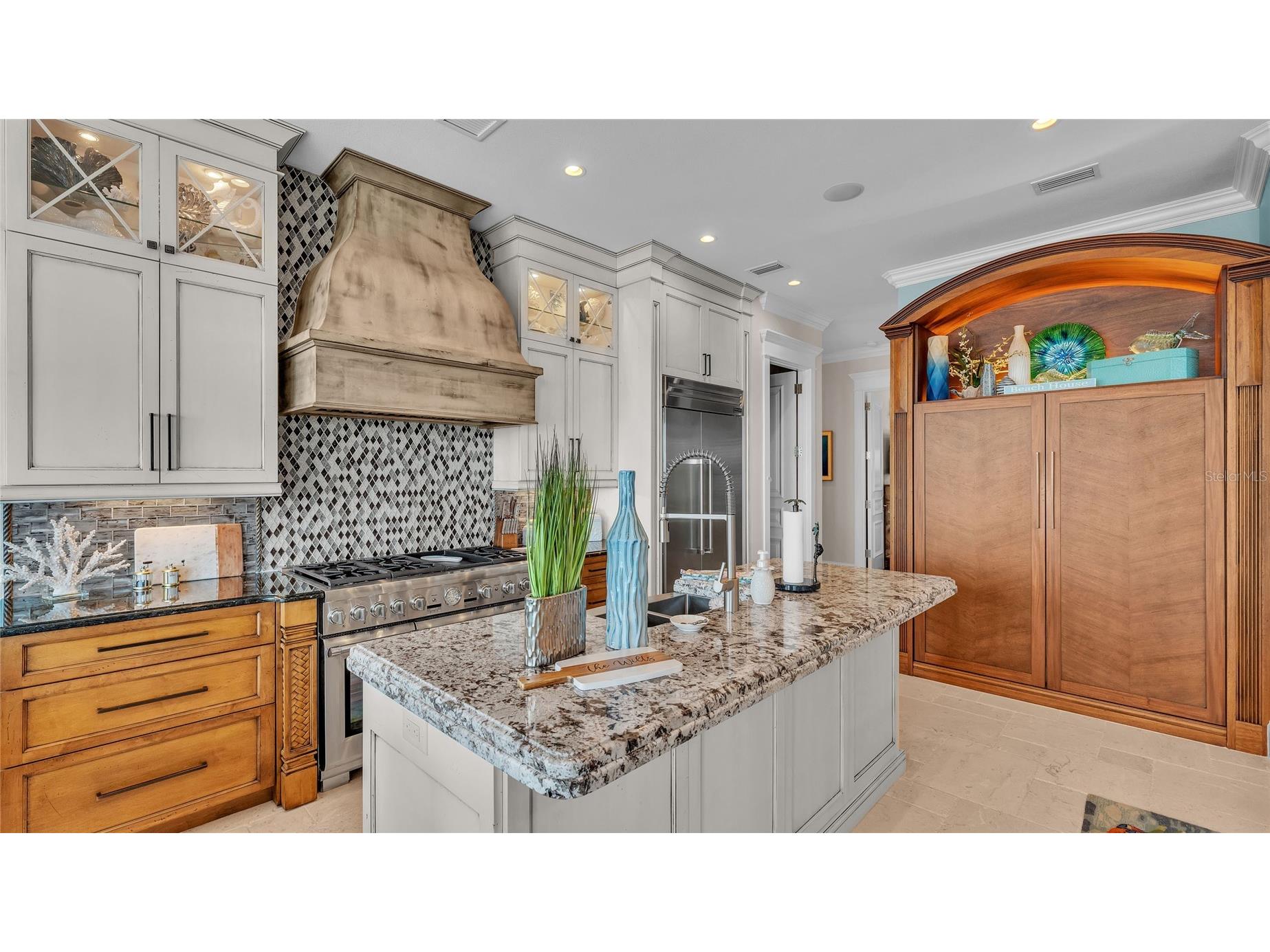 635 Key Royale Drive Holmes Beach FL 34217 - TAMPA BAY/ANNA MARIA SOUND A4687421 image65
