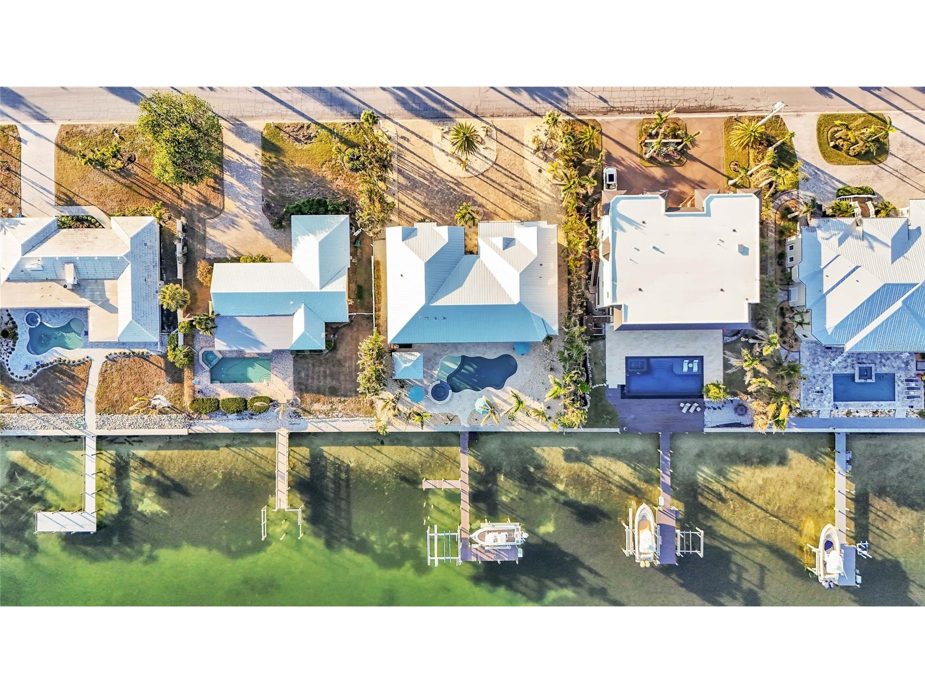 635 Key Royale Drive Holmes Beach FL 34217 - TAMPA BAY/ANNA MARIA SOUND A4687421 image8