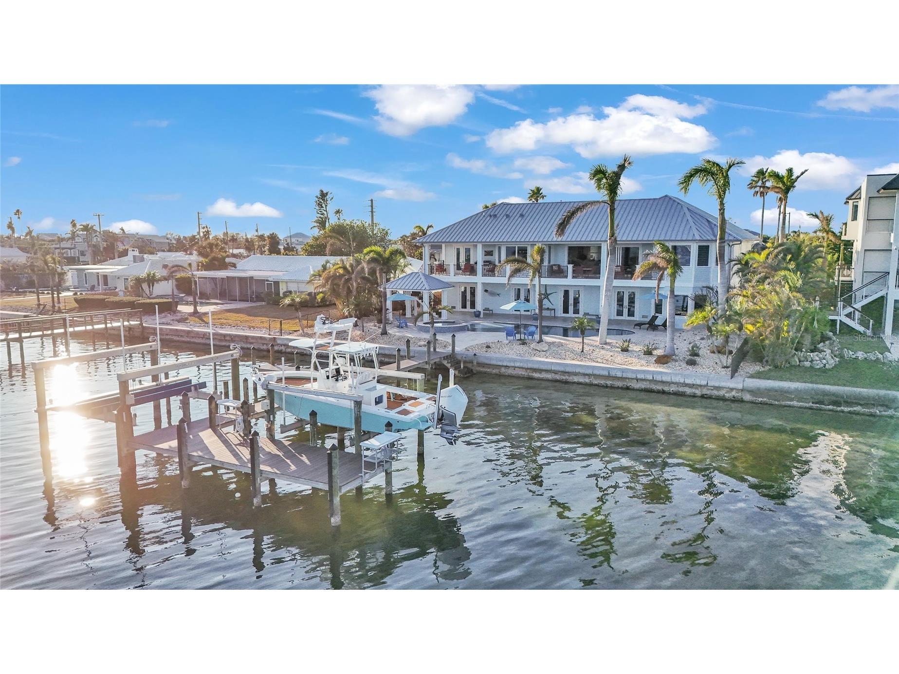 635 Key Royale Drive Holmes Beach FL 34217 - TAMPA BAY/ANNA MARIA SOUND A4687421 image9