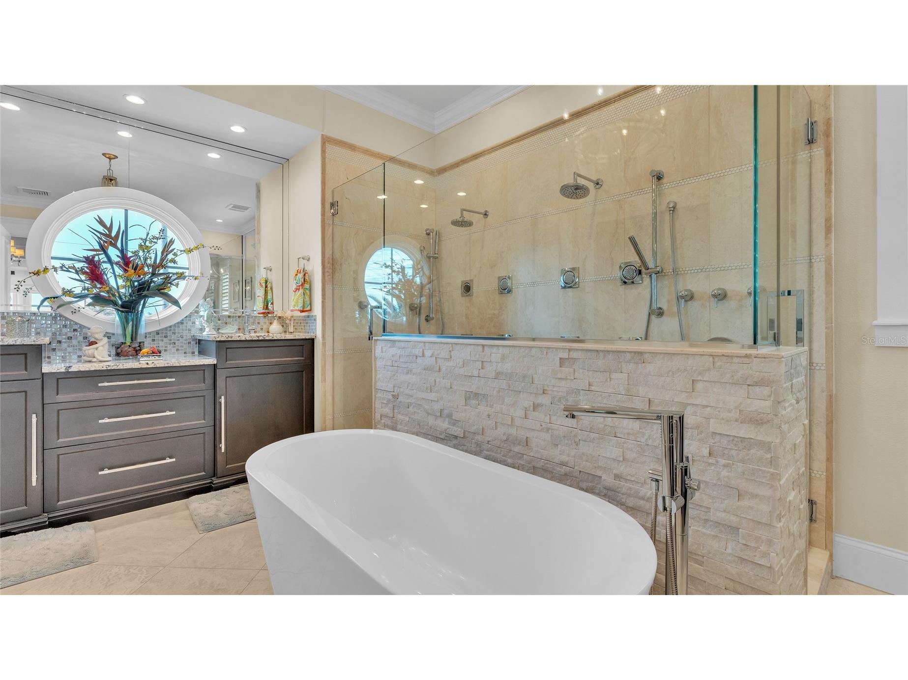 635 Key Royale Drive Holmes Beach FL 34217 - TAMPA BAY/ANNA MARIA SOUND A4687421 image91