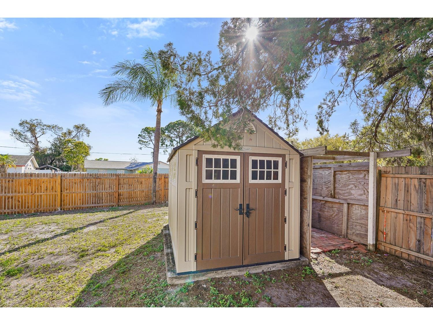 635 Melody Circle Sarasota FL 34237 A4682047 image14