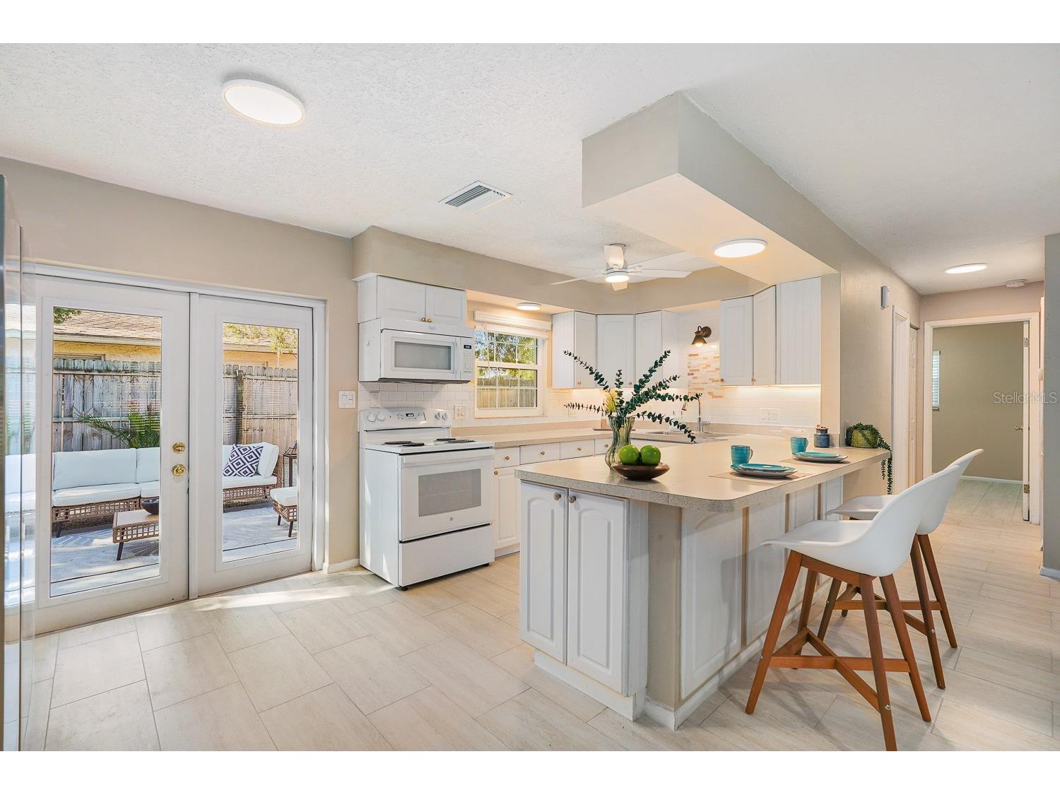 635 Melody Circle Sarasota FL 34237 A4682047 image19