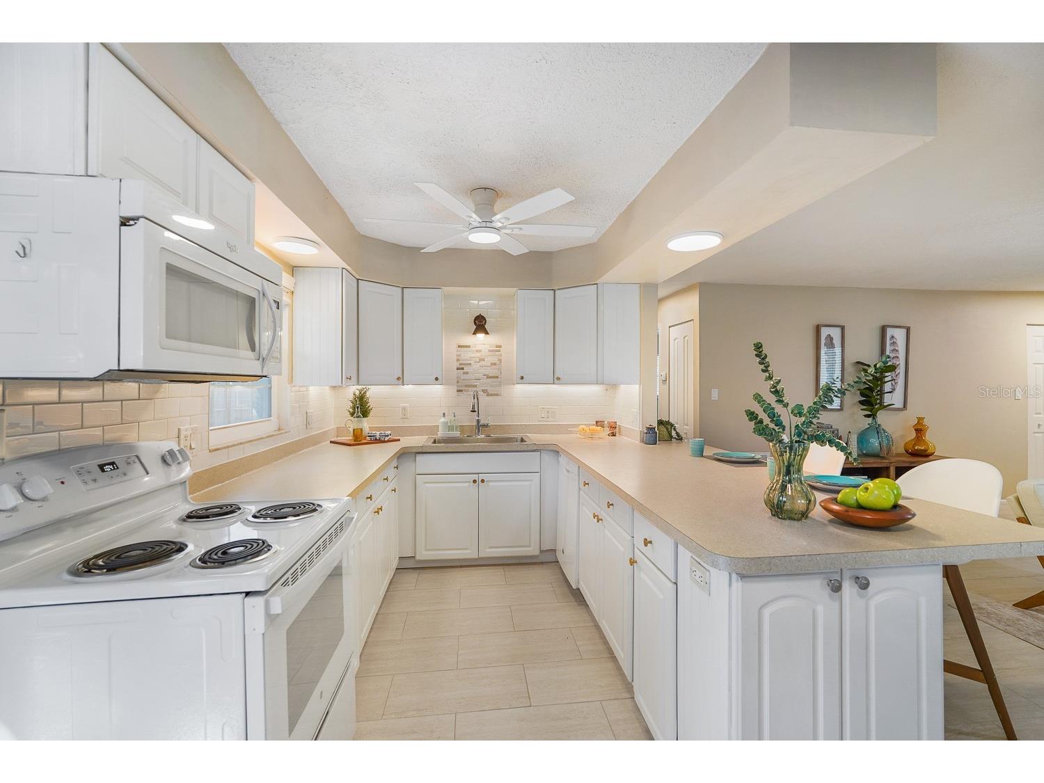635 Melody Circle Sarasota FL 34237 A4682047 image20