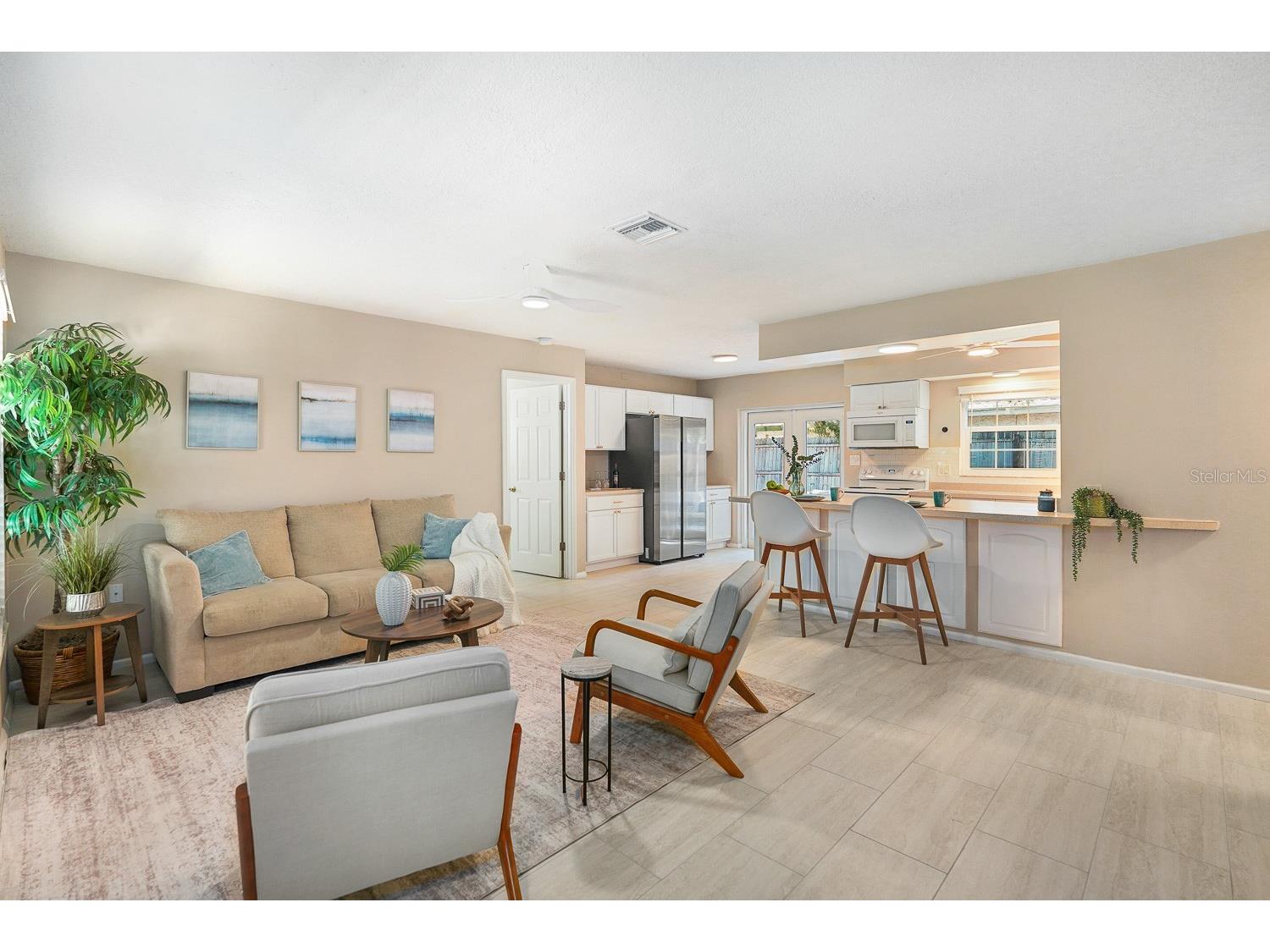 635 Melody Circle Sarasota FL 34237 A4682047 image3