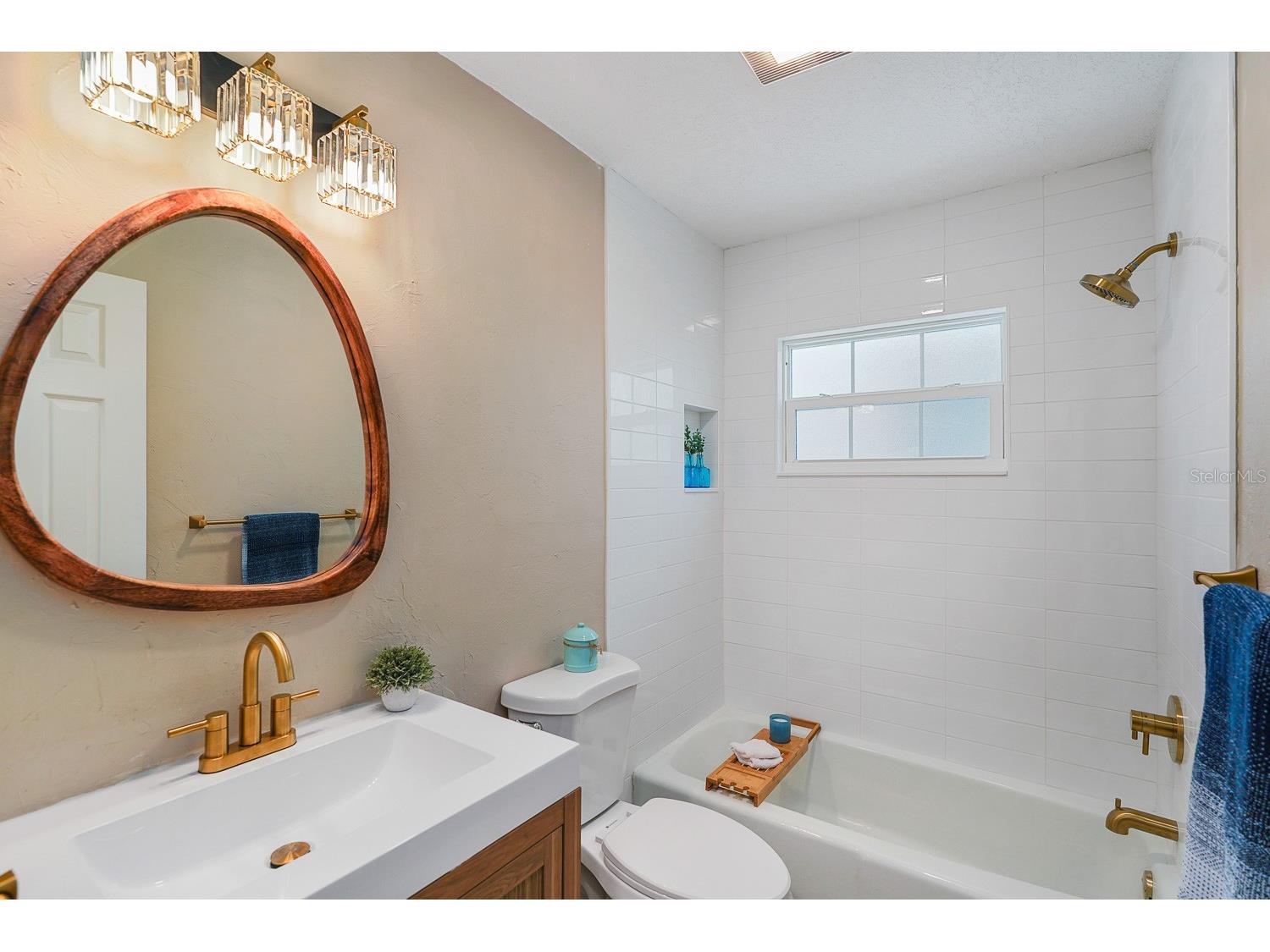 635 Melody Circle Sarasota FL 34237 A4682047 image9