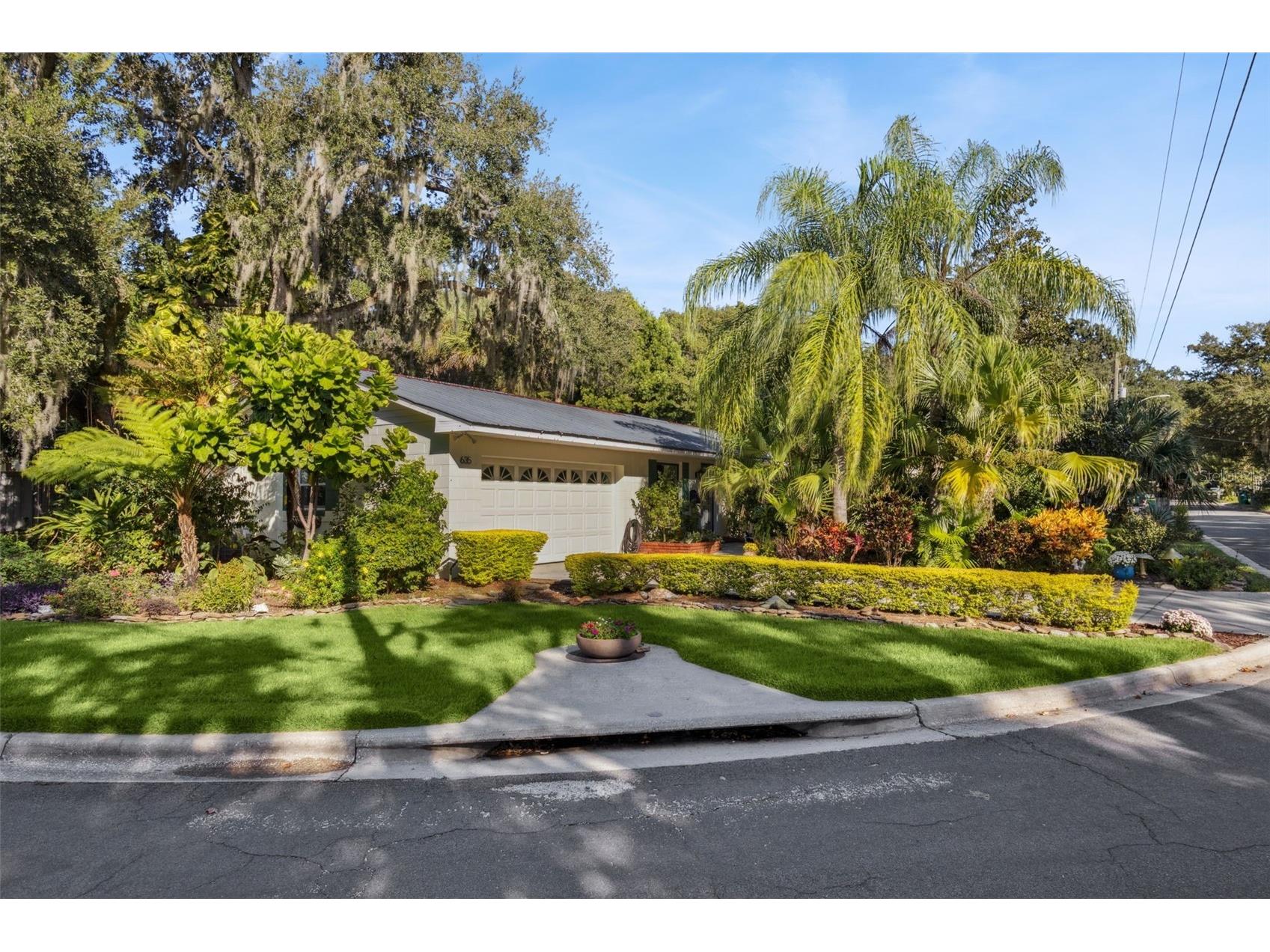 635 Michigan Street Mount Dora FL 32757 G5103342 image1