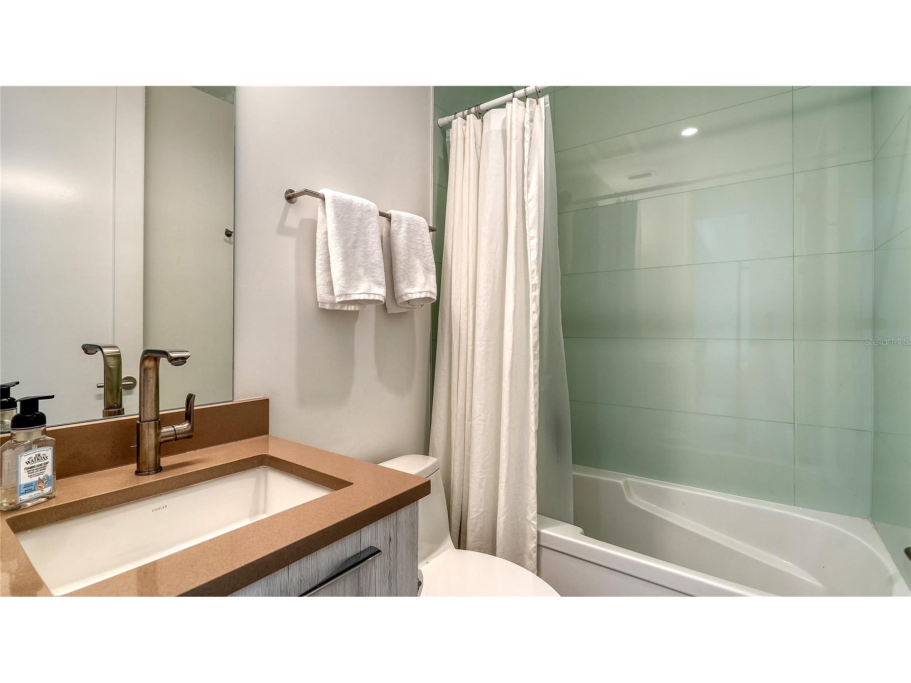 635 S Orange Avenue #301 Sarasota FL 34236 A4682411 image33