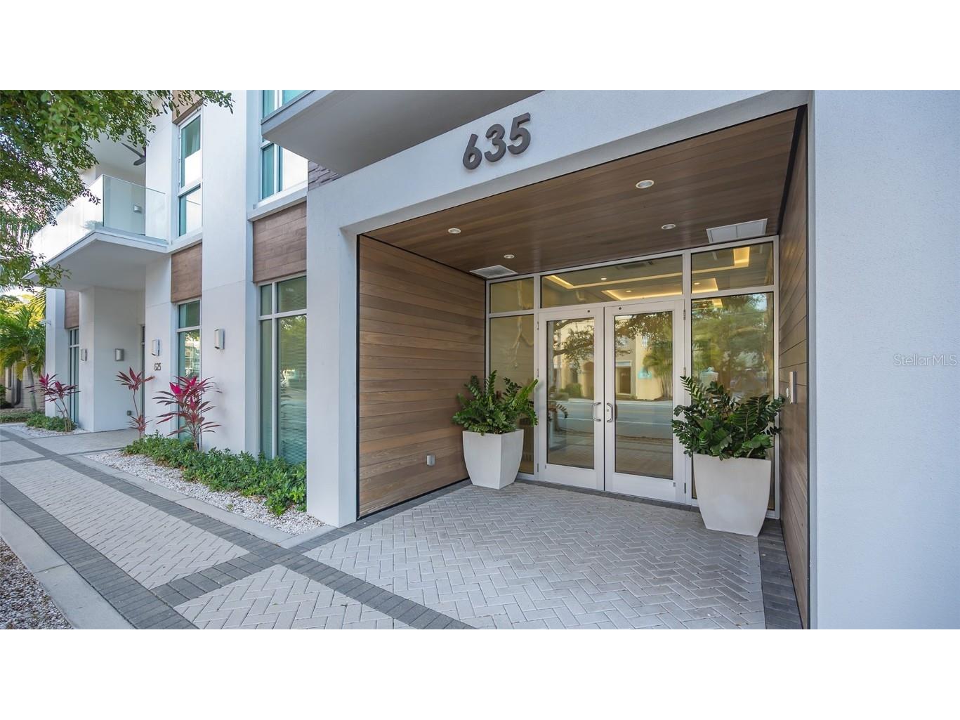 635 S Orange Avenue #304 Sarasota FL 34236 A4669810 image3