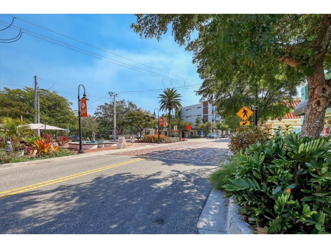 635 S Orange Avenue #404 Sarasota FL 34236 A4671349 image60