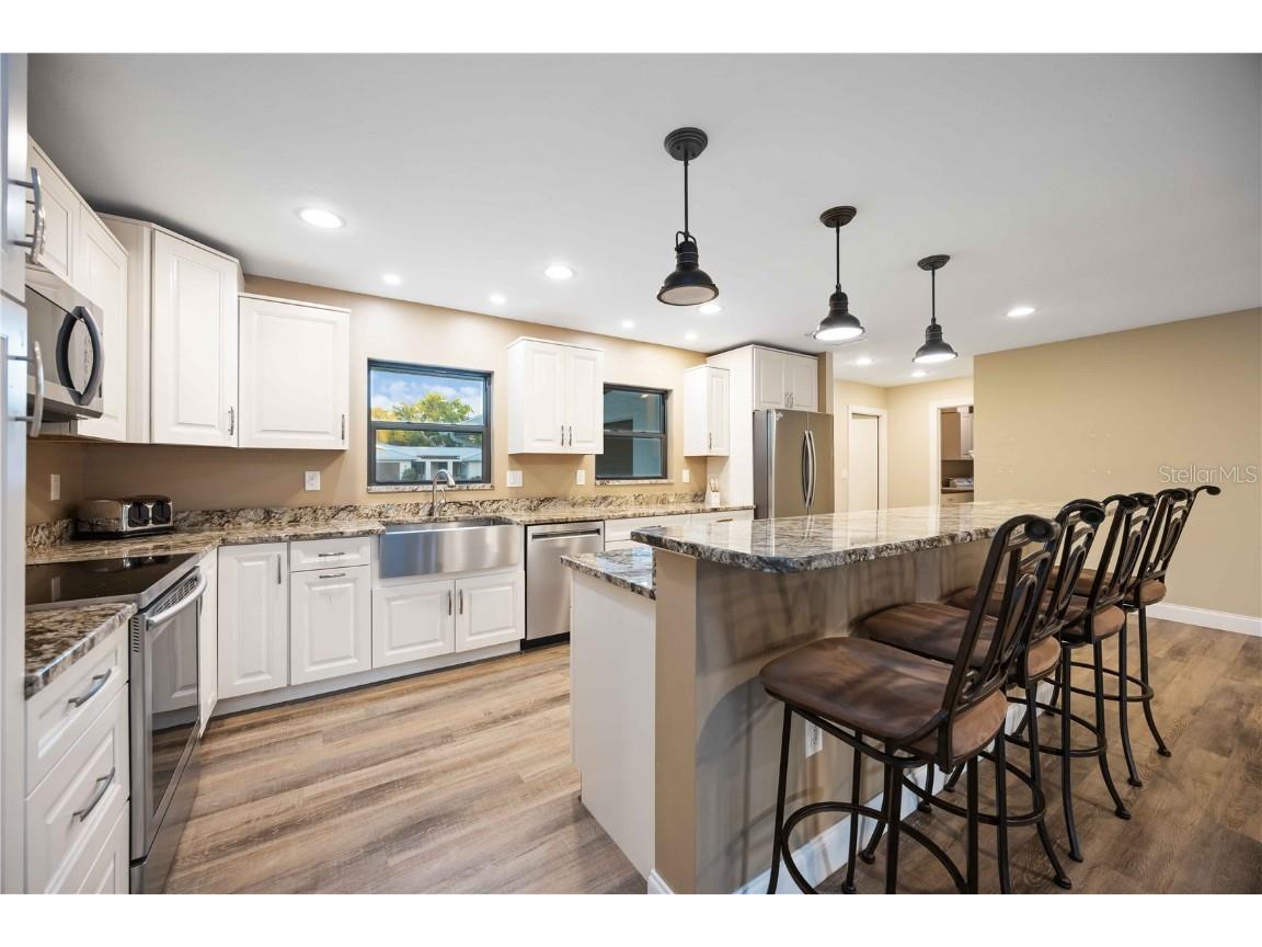 635 Tropical Circle Sarasota FL 34242 A4668594 image11