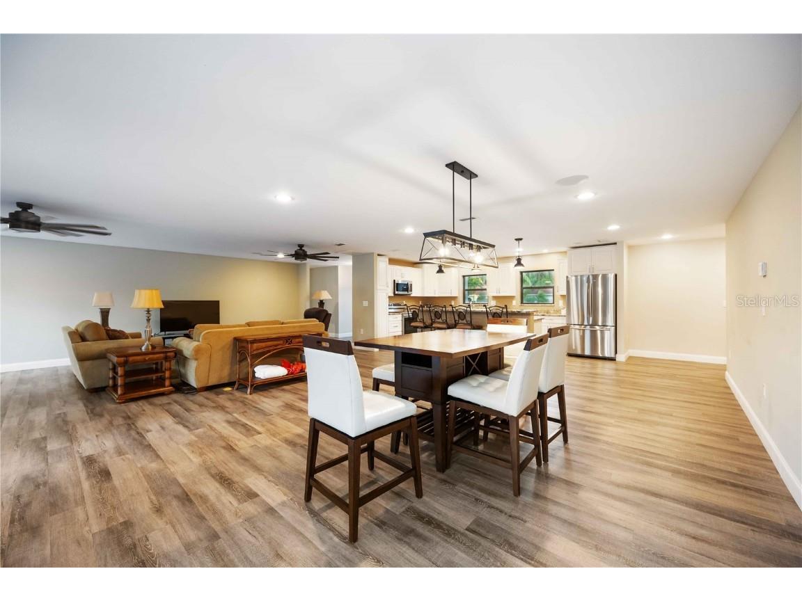 635 Tropical Circle Sarasota FL 34242 A4668594 image13