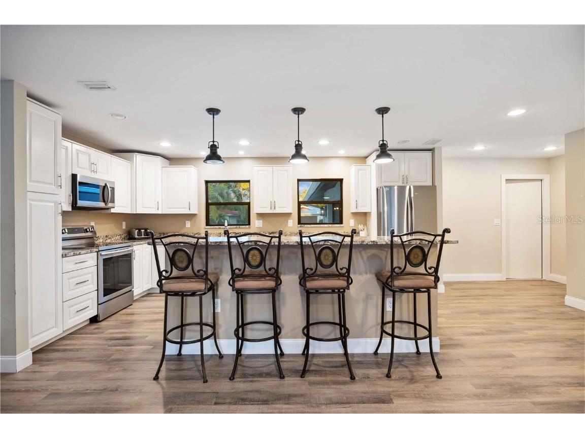 635 Tropical Circle Sarasota FL 34242 A4668594 image15