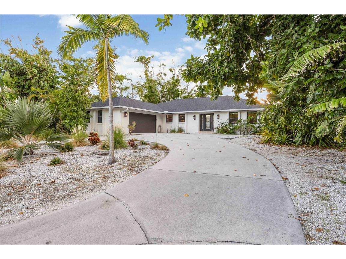 635 Tropical Circle Sarasota FL 34242 A4668594 image2