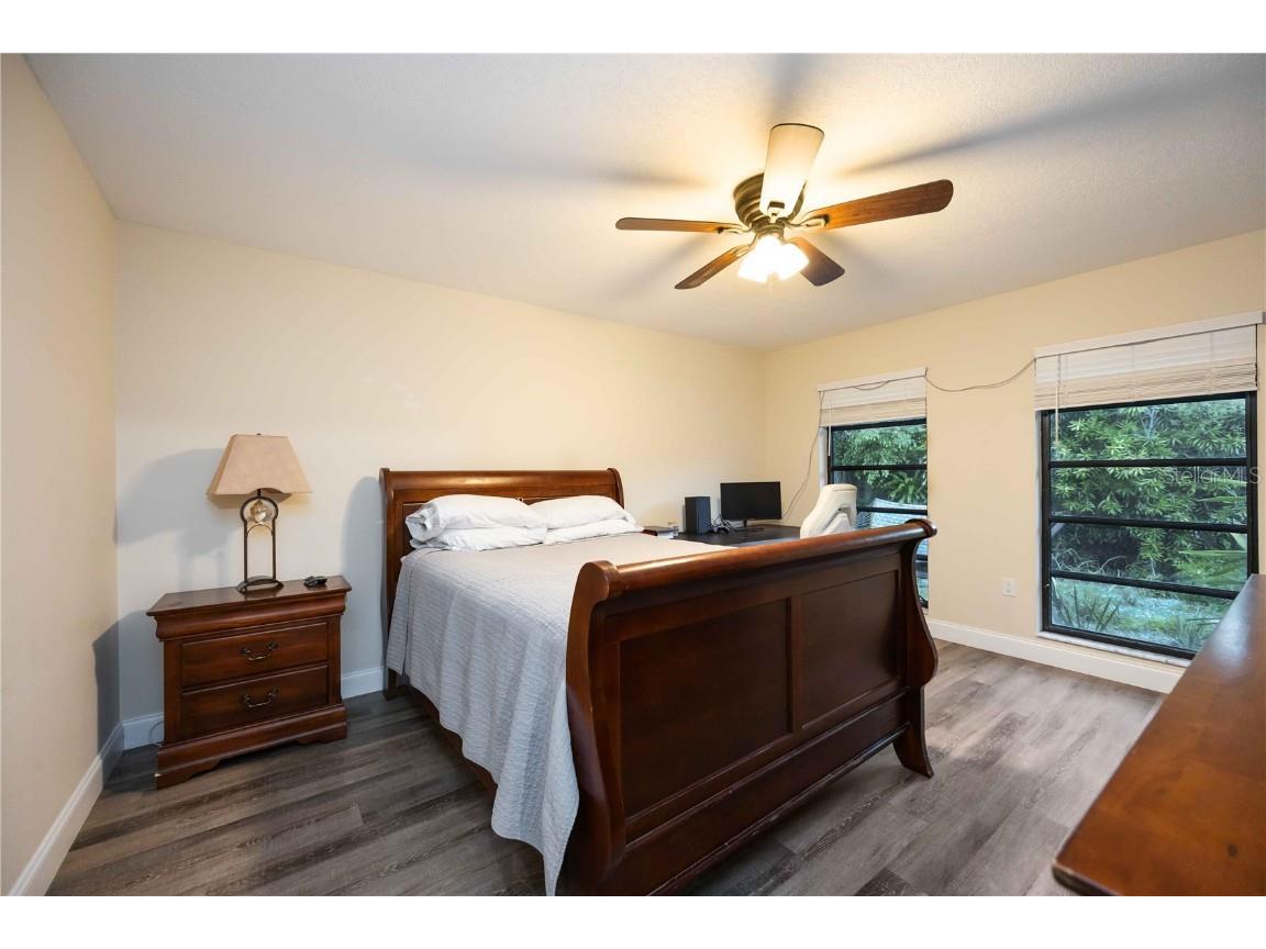 635 Tropical Circle Sarasota FL 34242 A4668594 image22