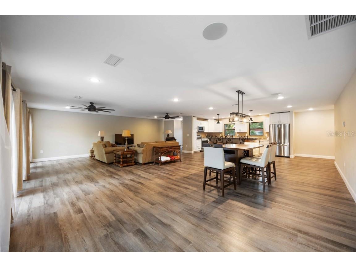 635 Tropical Circle Sarasota FL 34242 A4668594 image24