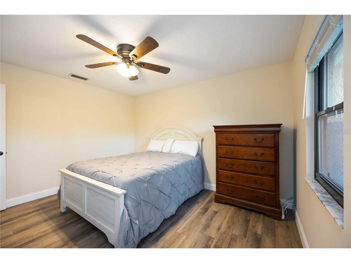 635 Tropical Circle Sarasota FL 34242 A4668594 image28