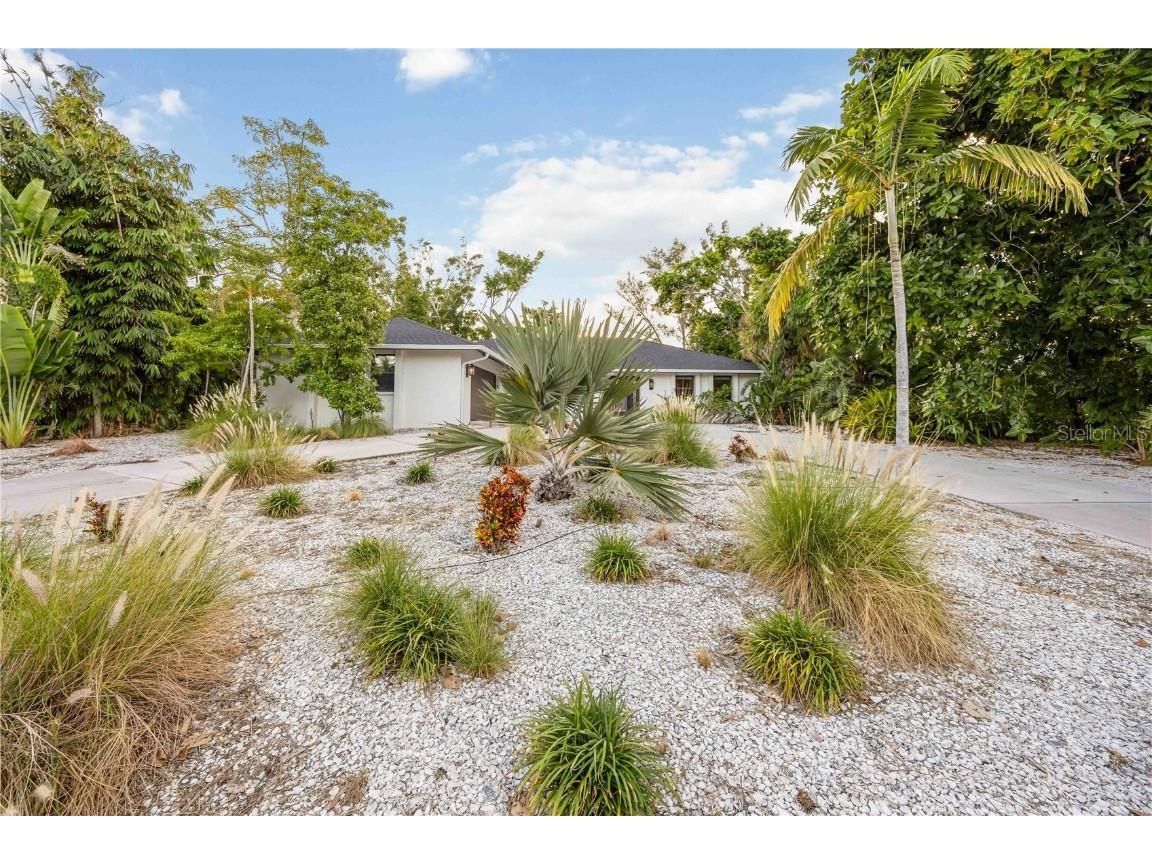 635 Tropical Circle Sarasota FL 34242 A4668594 image3