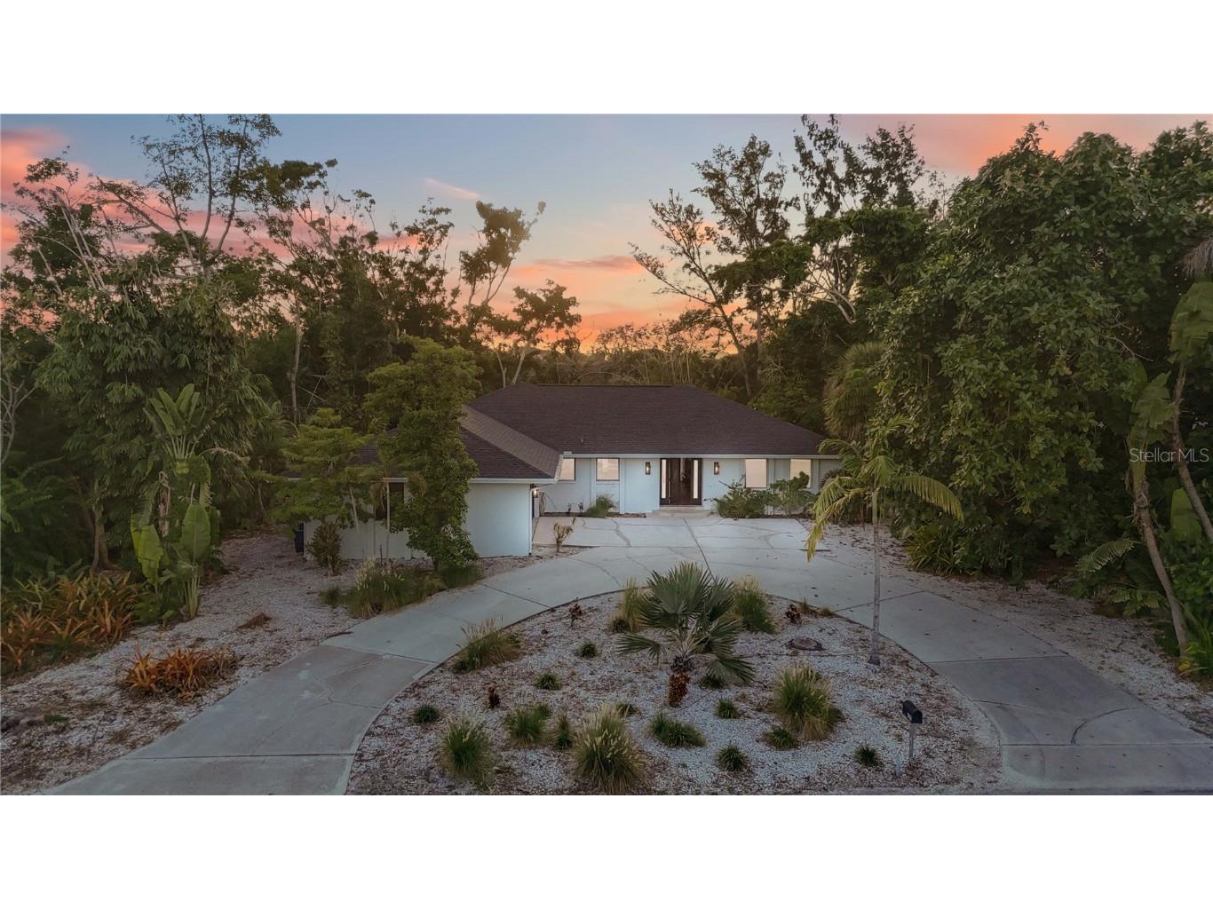 635 Tropical Circle Sarasota FL 34242 A4668594 image39