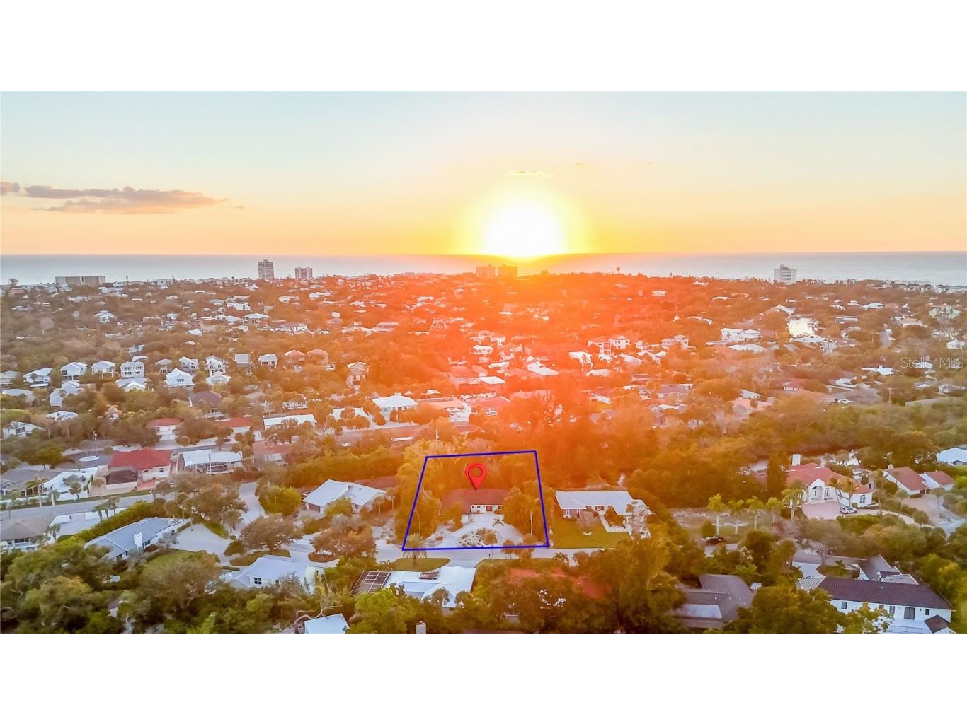 635 Tropical Circle Sarasota FL 34242 A4668594 image4