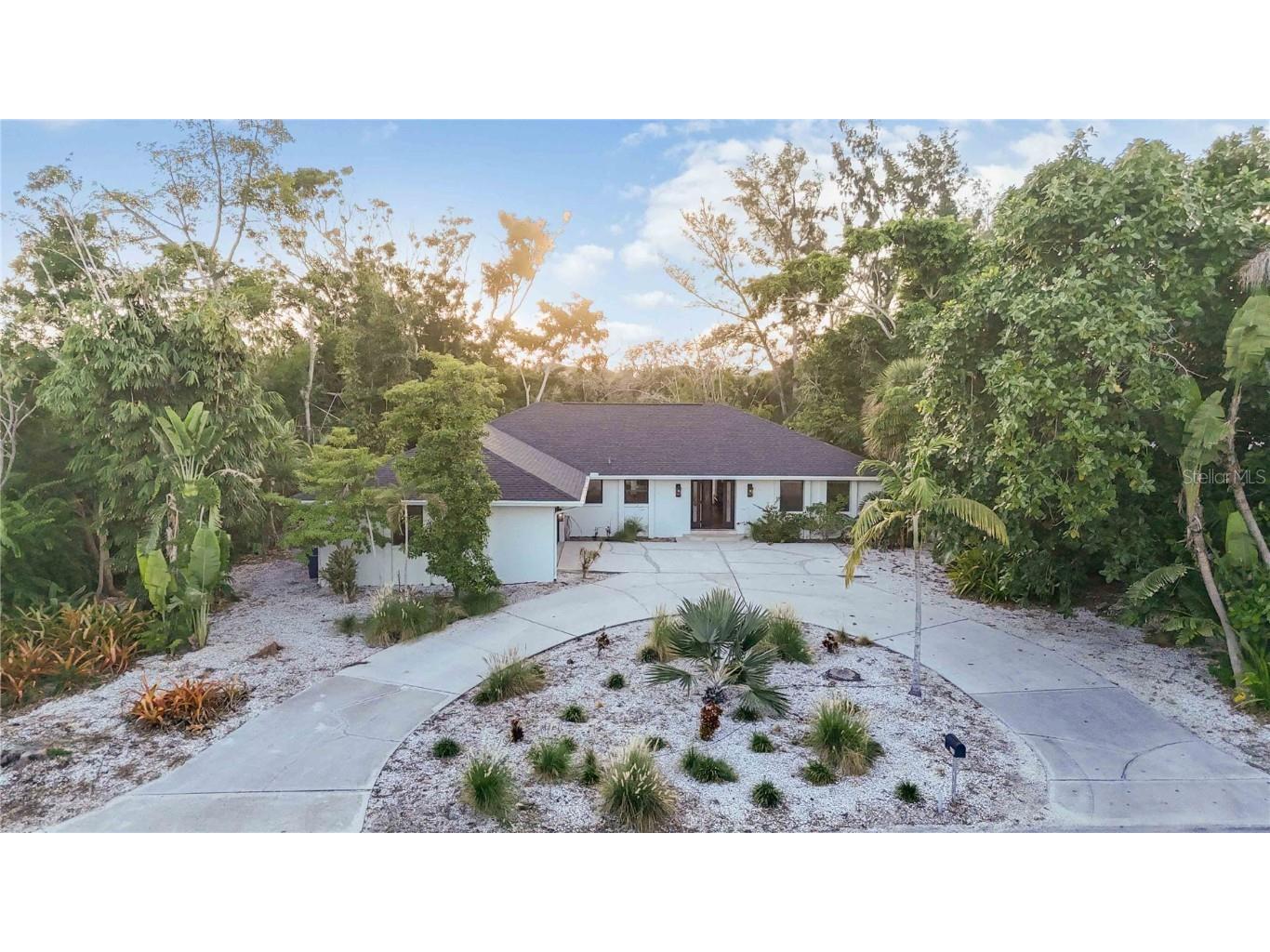 635 Tropical Circle Sarasota FL 34242 A4668594 image40