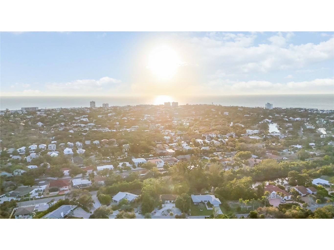 635 Tropical Circle Sarasota FL 34242 A4668594 image43