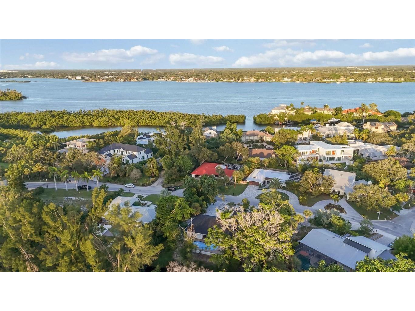 635 Tropical Circle Sarasota FL 34242 A4668594 image58