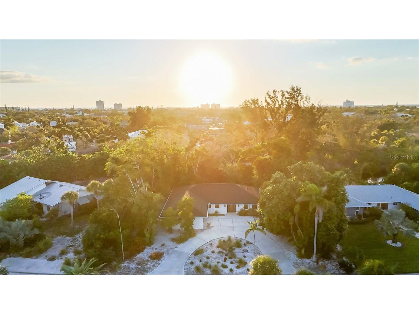 635 Tropical Circle Sarasota FL 34242 A4668594 image59