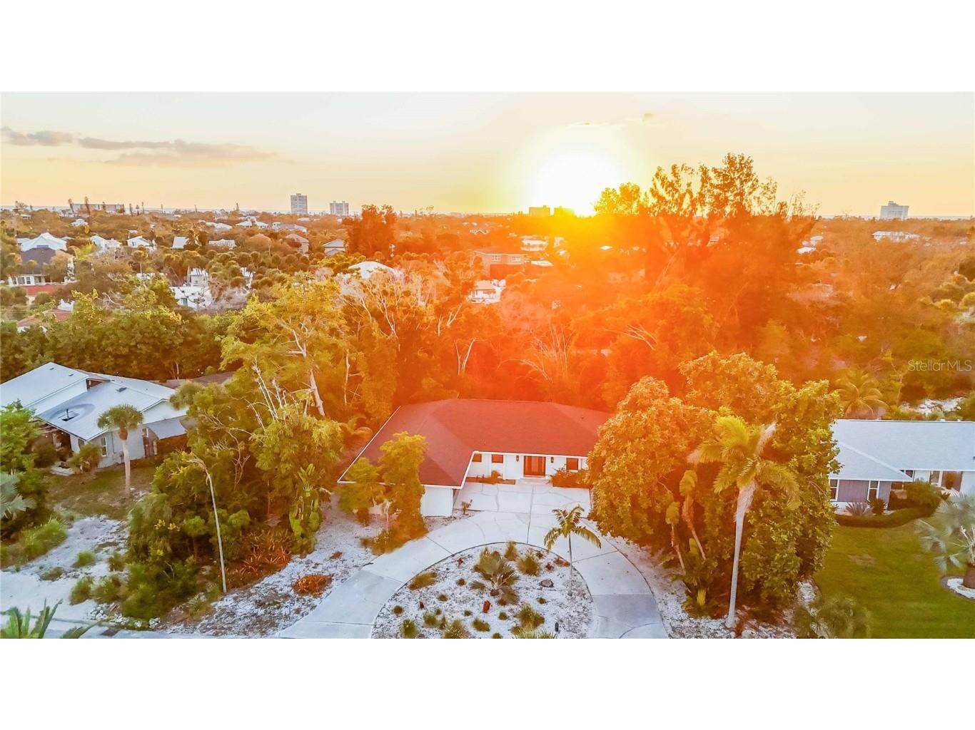 635 Tropical Circle Sarasota FL 34242 A4668594 image64