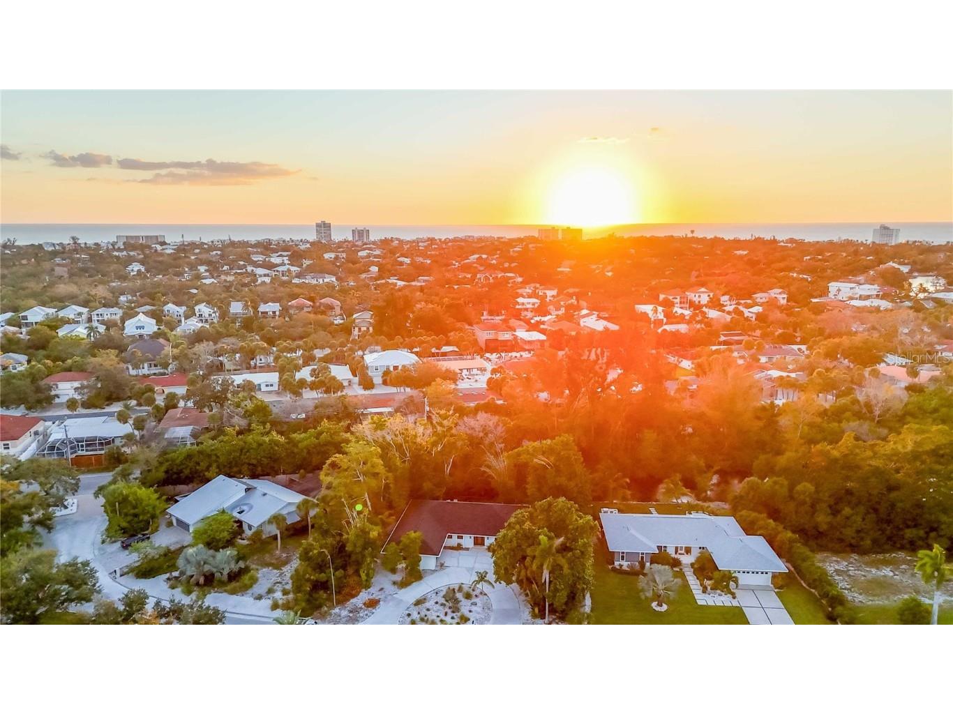 635 Tropical Circle Sarasota FL 34242 A4668594 image65