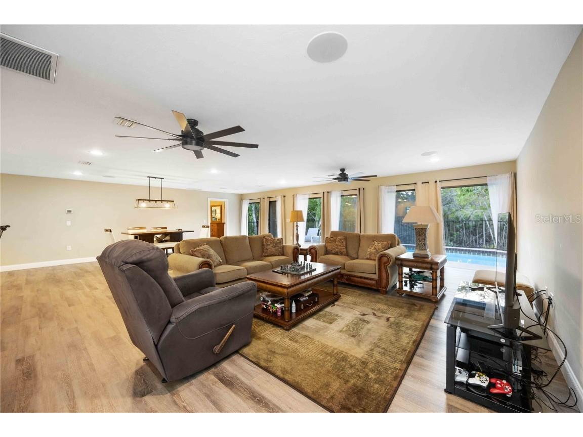 635 Tropical Circle Sarasota FL 34242 A4668594 image7