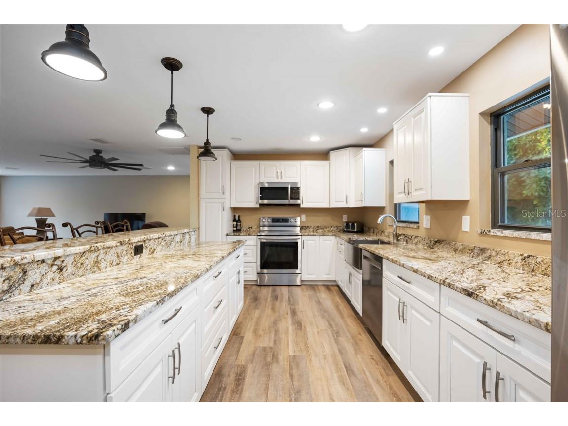 635 Tropical Circle Sarasota FL 34242 A4668594 image9