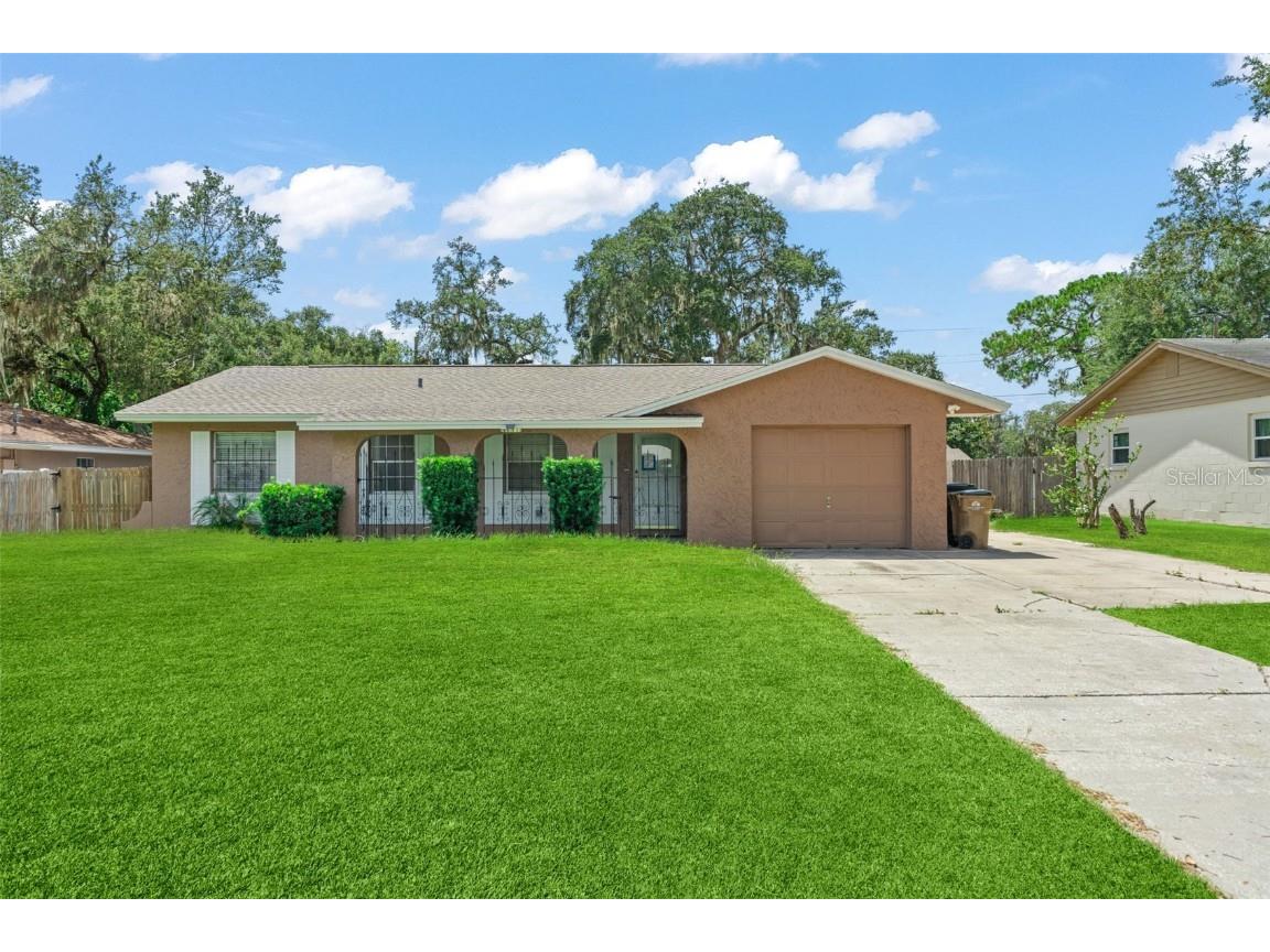 635 Vincent Drive Mount Dora FL 32757 O6328306 image1