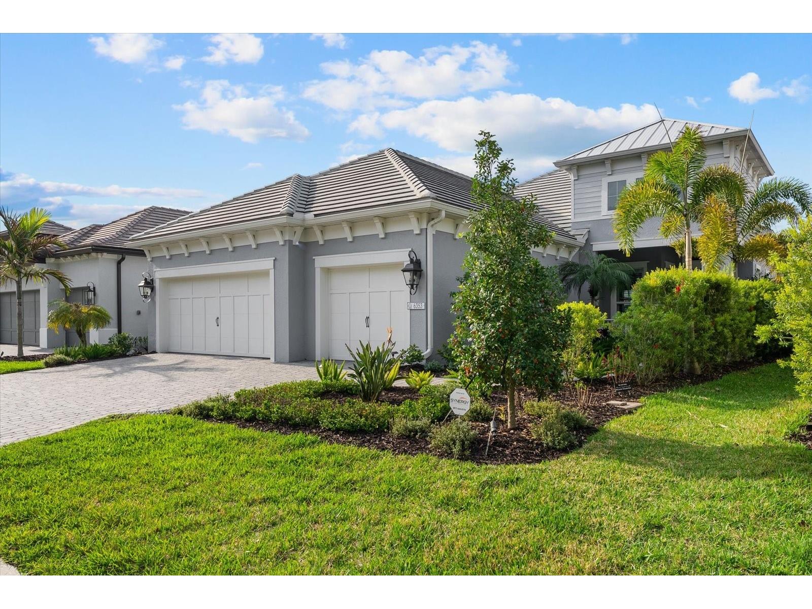 6353 Isla Del Ray Avenue Sarasota FL 34240 - BLUE HERRON LAKE A4685744 image2