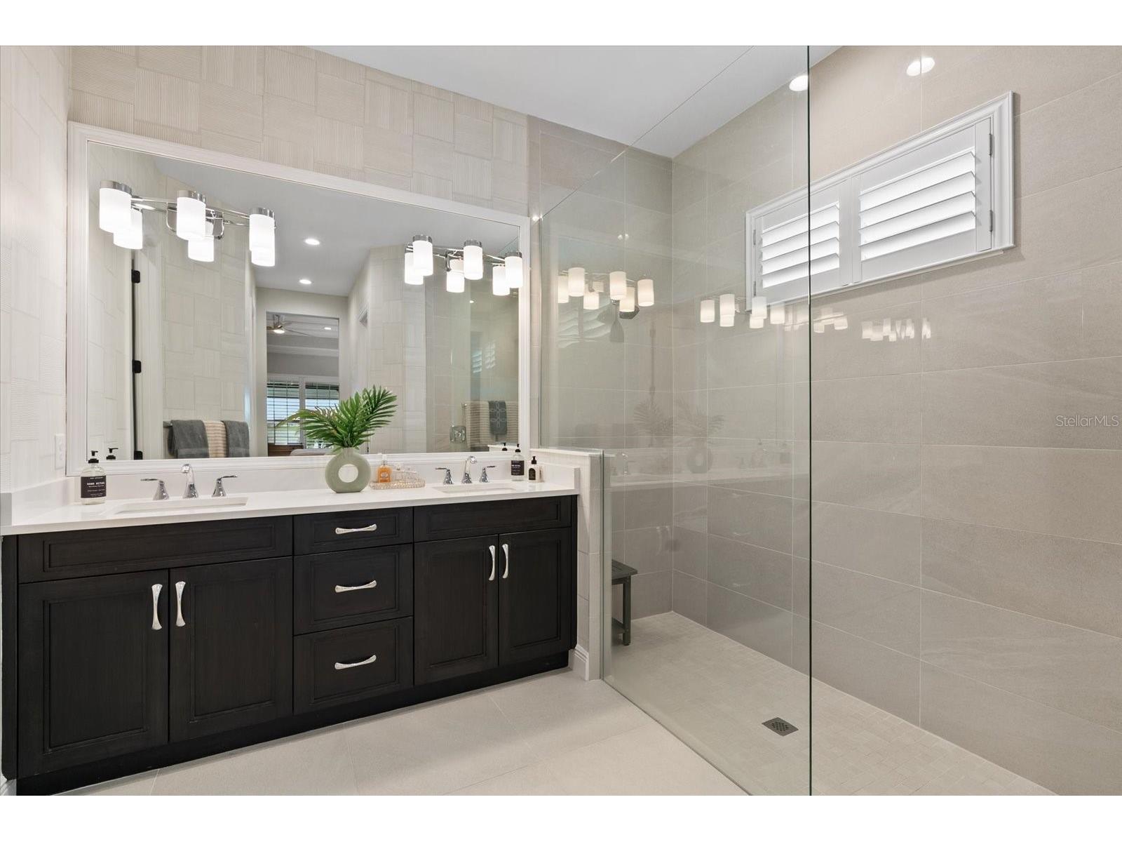 6353 Isla Del Ray Avenue Sarasota FL 34240 - BLUE HERRON LAKE A4685744 image25