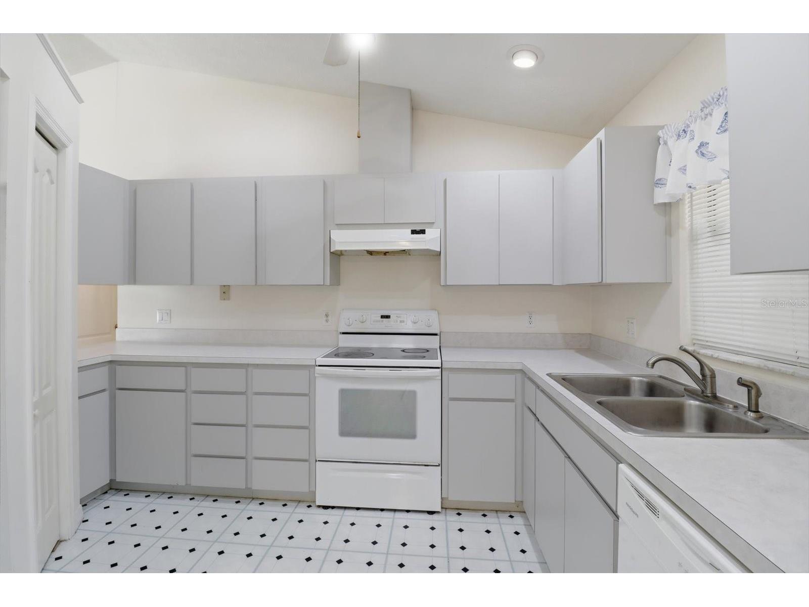 6355 E Rush Street Inverness FL 34452 OM725409 image8