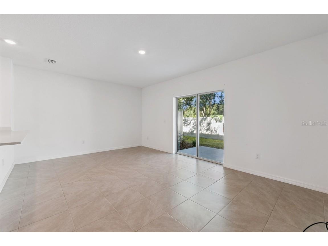 6356 Sophie Oaks Court Tampa FL 33610 O6365570 image4