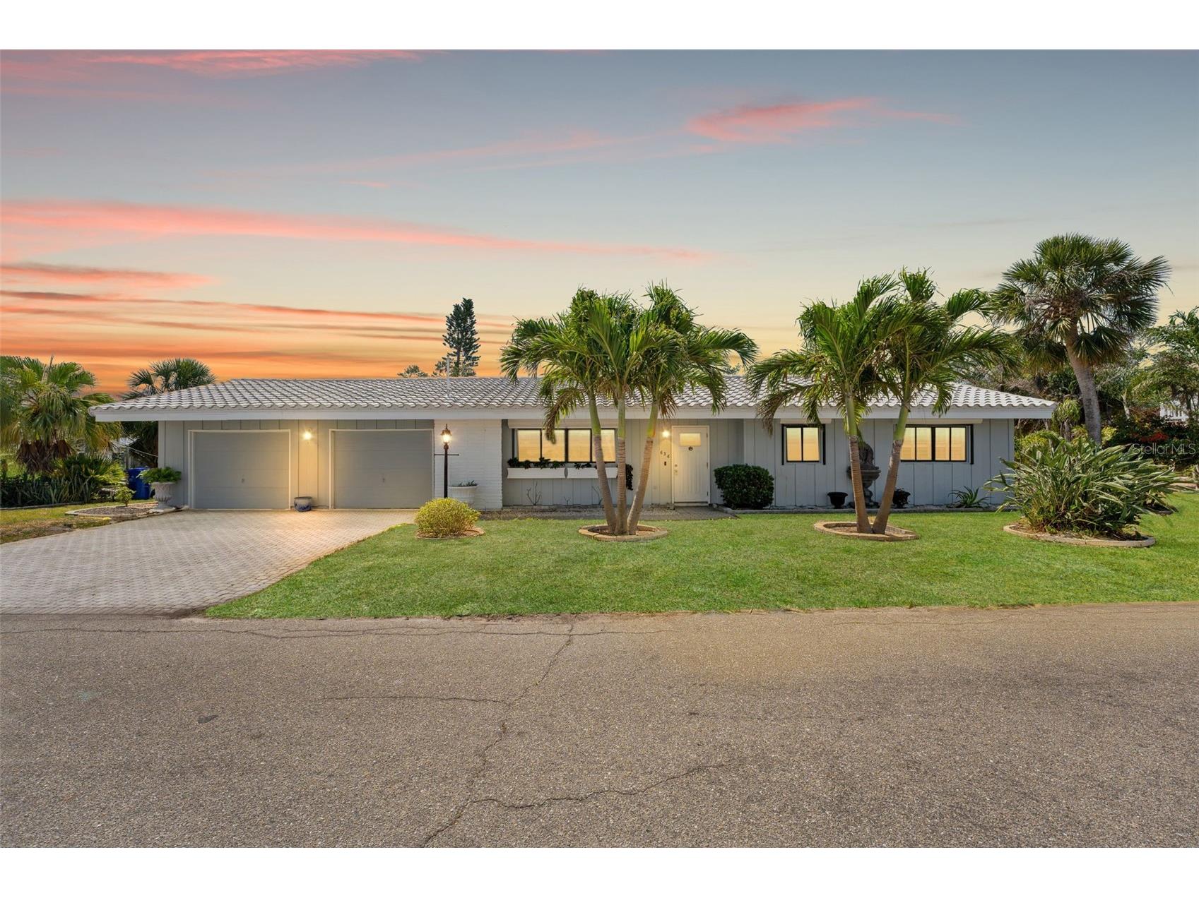 636 Tarawitt Drive Longboat Key FL 34228 TB8368182 image1