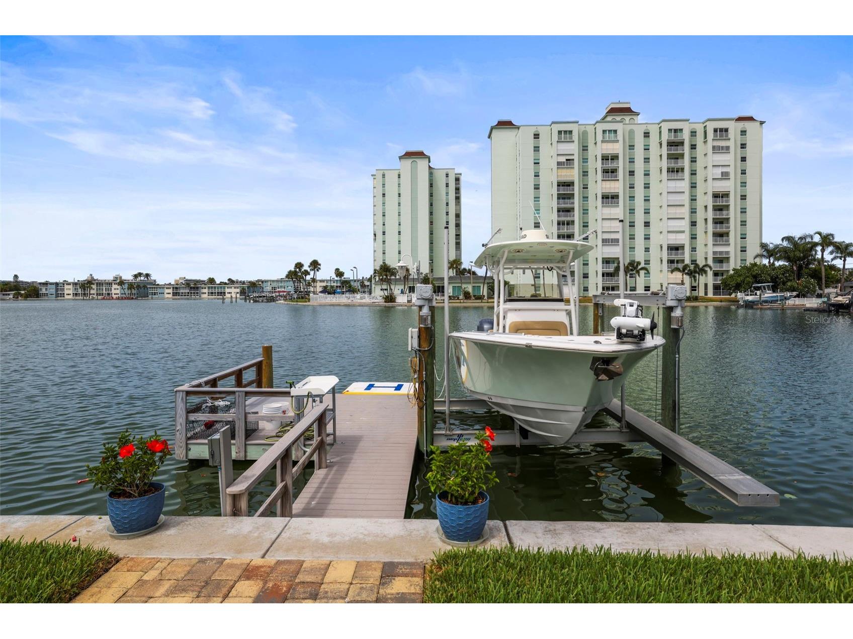 6360 2nd Palm Point Saint Petersburg FL 33706 TB8532094 image1