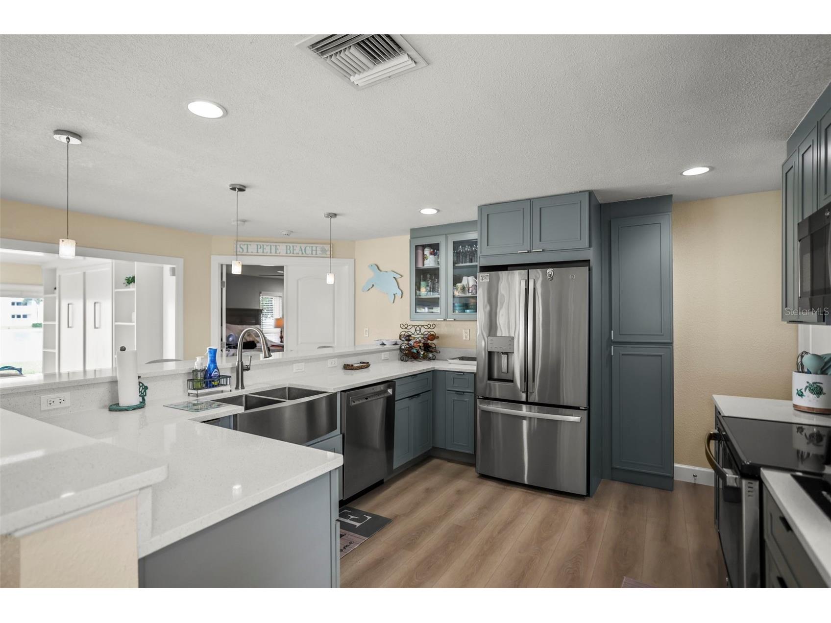 6360 2nd Palm Point Saint Petersburg FL 33706 TB8532094 image14