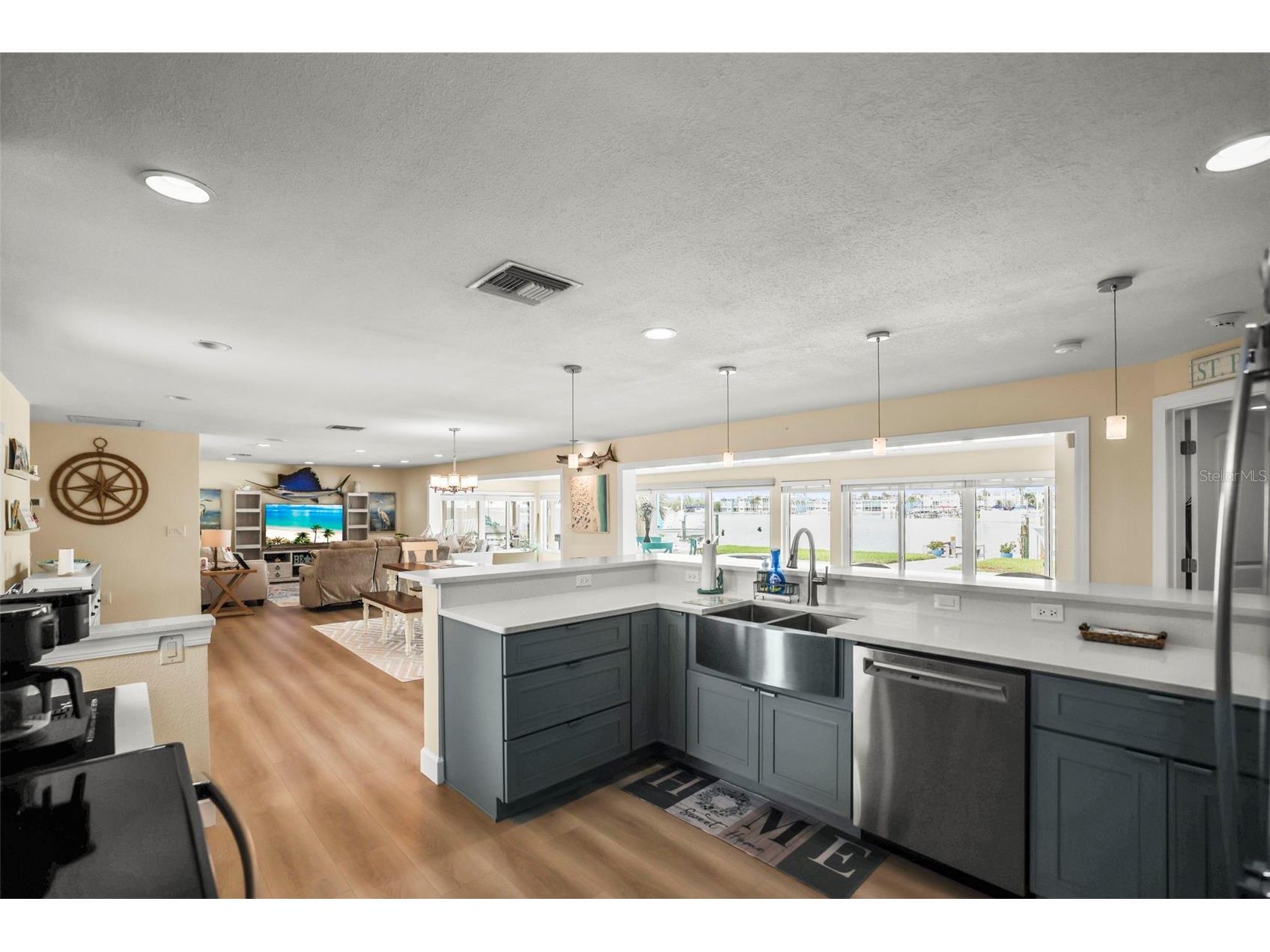 6360 2nd Palm Point Saint Petersburg FL 33706 TB8532094 image17
