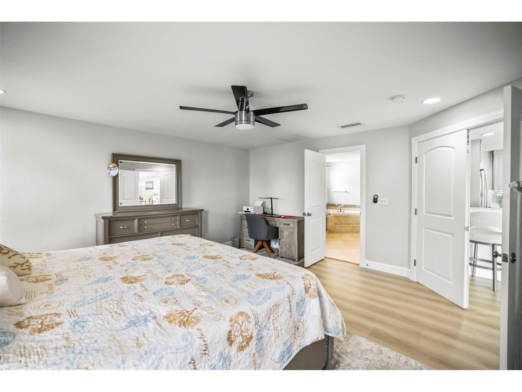6360 2nd Palm Point Saint Petersburg FL 33706 TB8532094 image28