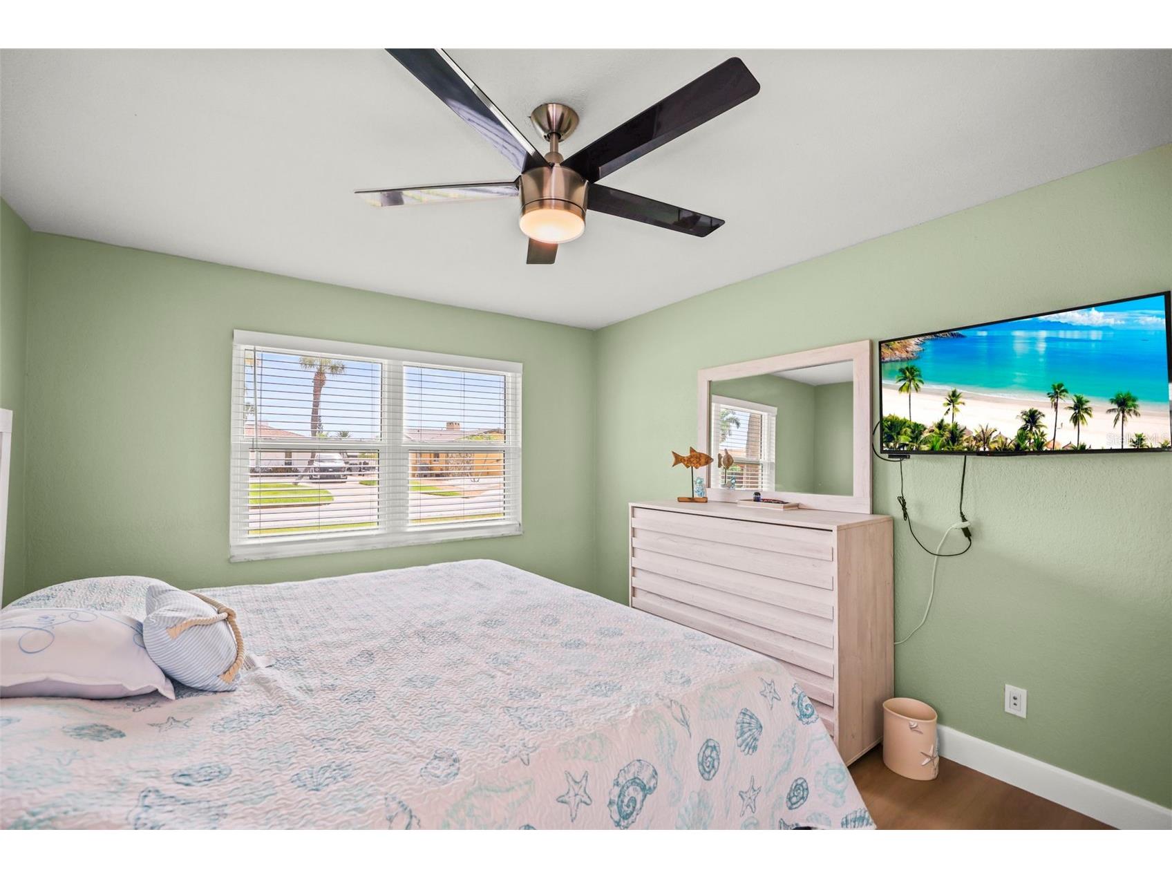 6360 2nd Palm Point Saint Petersburg FL 33706 TB8532094 image36