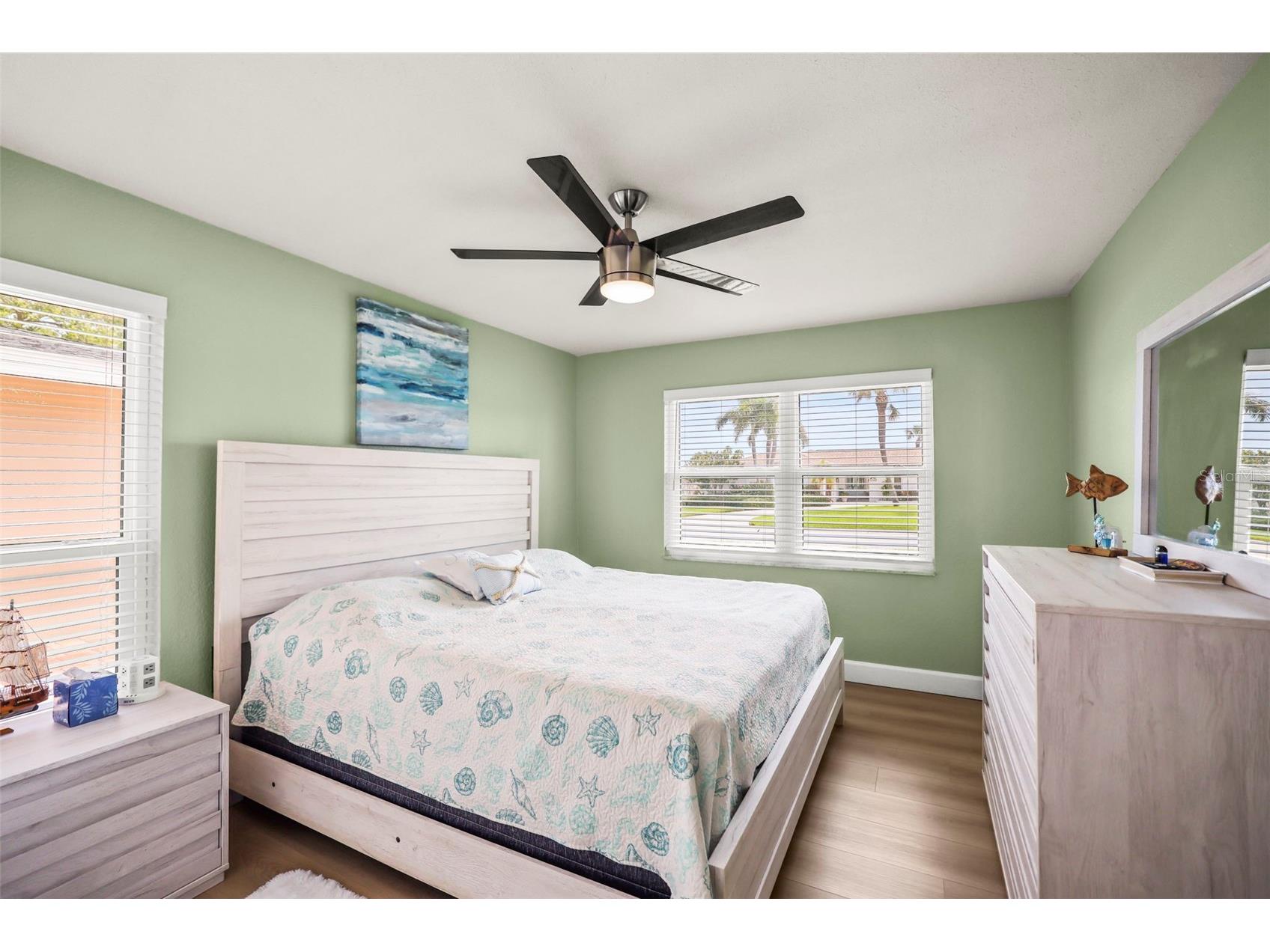 6360 2nd Palm Point Saint Petersburg FL 33706 TB8532094 image37