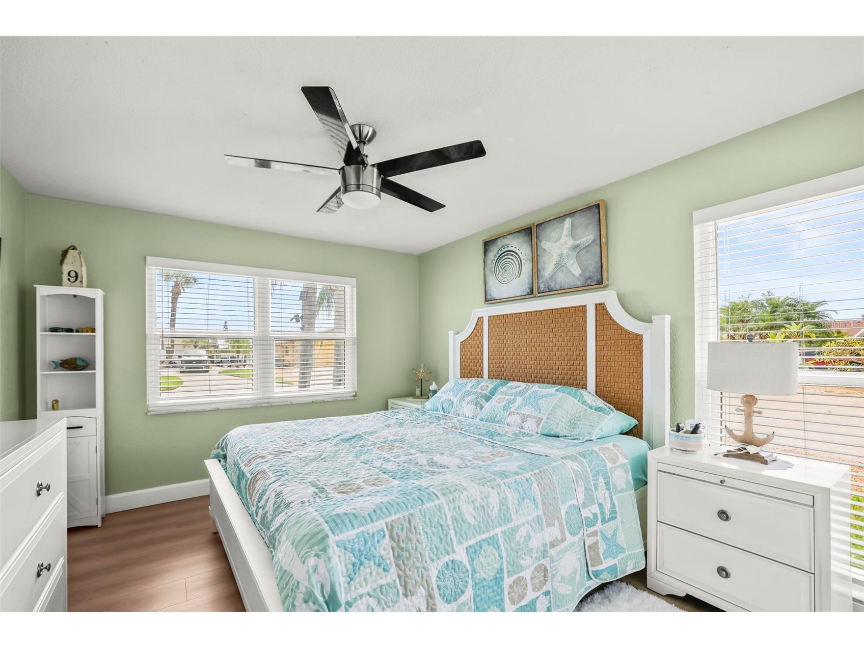 6360 2nd Palm Point Saint Petersburg FL 33706 TB8532094 image39