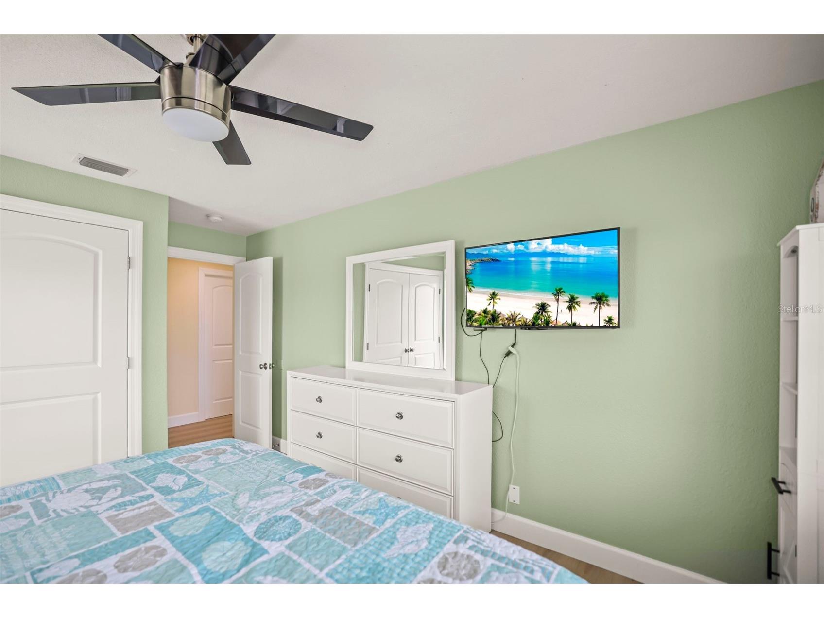 6360 2nd Palm Point Saint Petersburg FL 33706 TB8532094 image41
